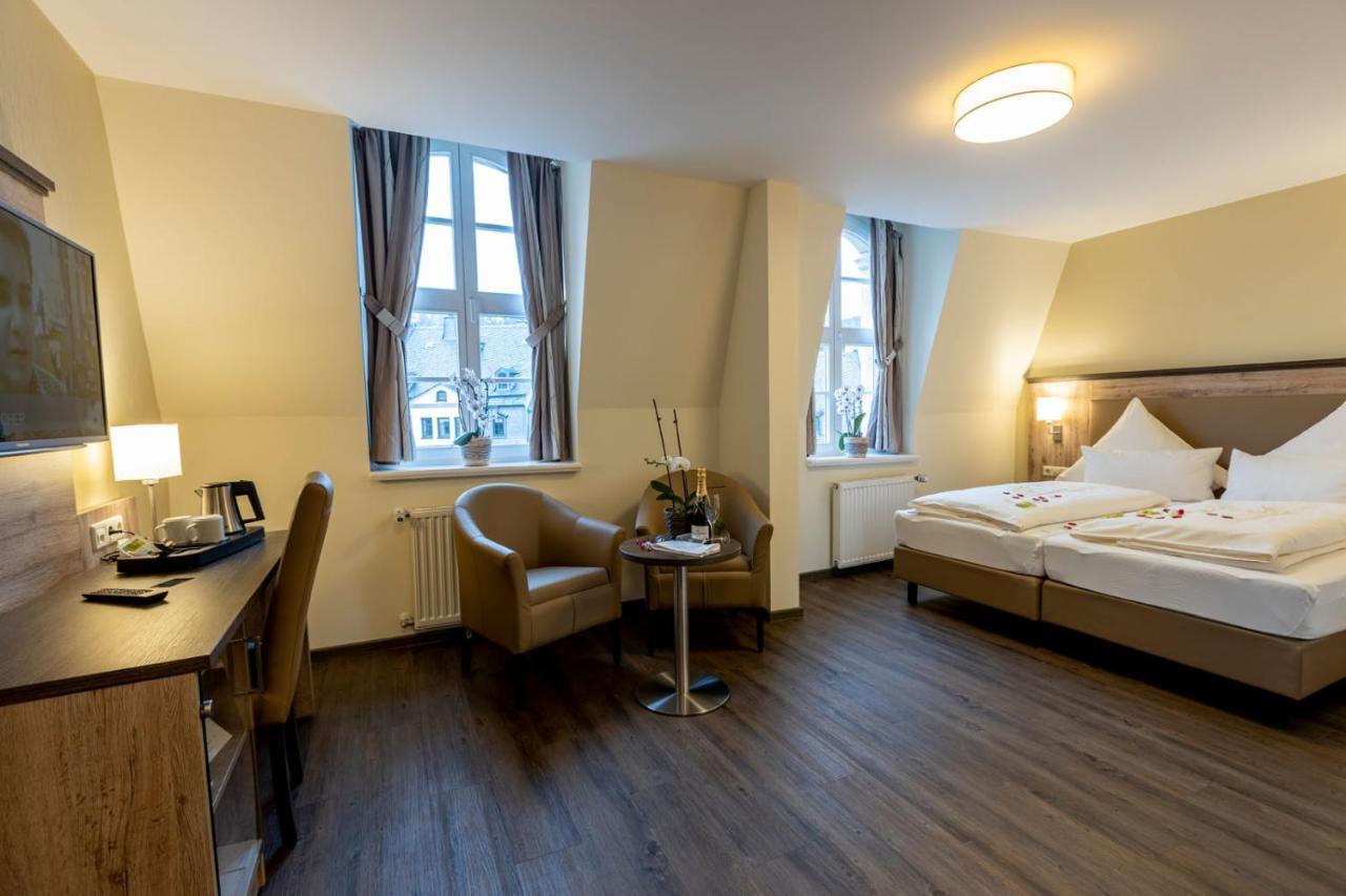 Hotel Ratskeller Schwarzenberg シュヴァルツェンベルク エクステリア 写真