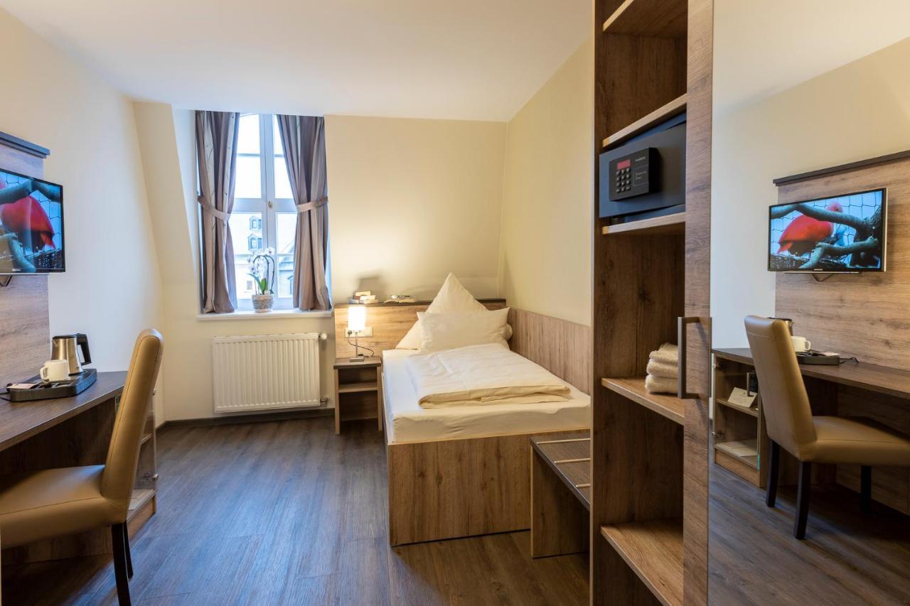 Hotel Ratskeller Schwarzenberg シュヴァルツェンベルク エクステリア 写真
