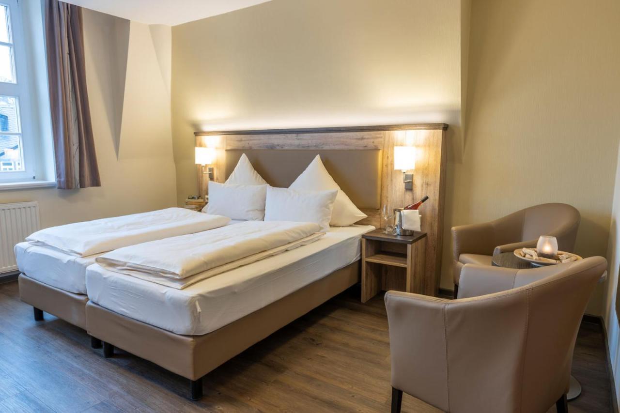 Hotel Ratskeller Schwarzenberg シュヴァルツェンベルク エクステリア 写真