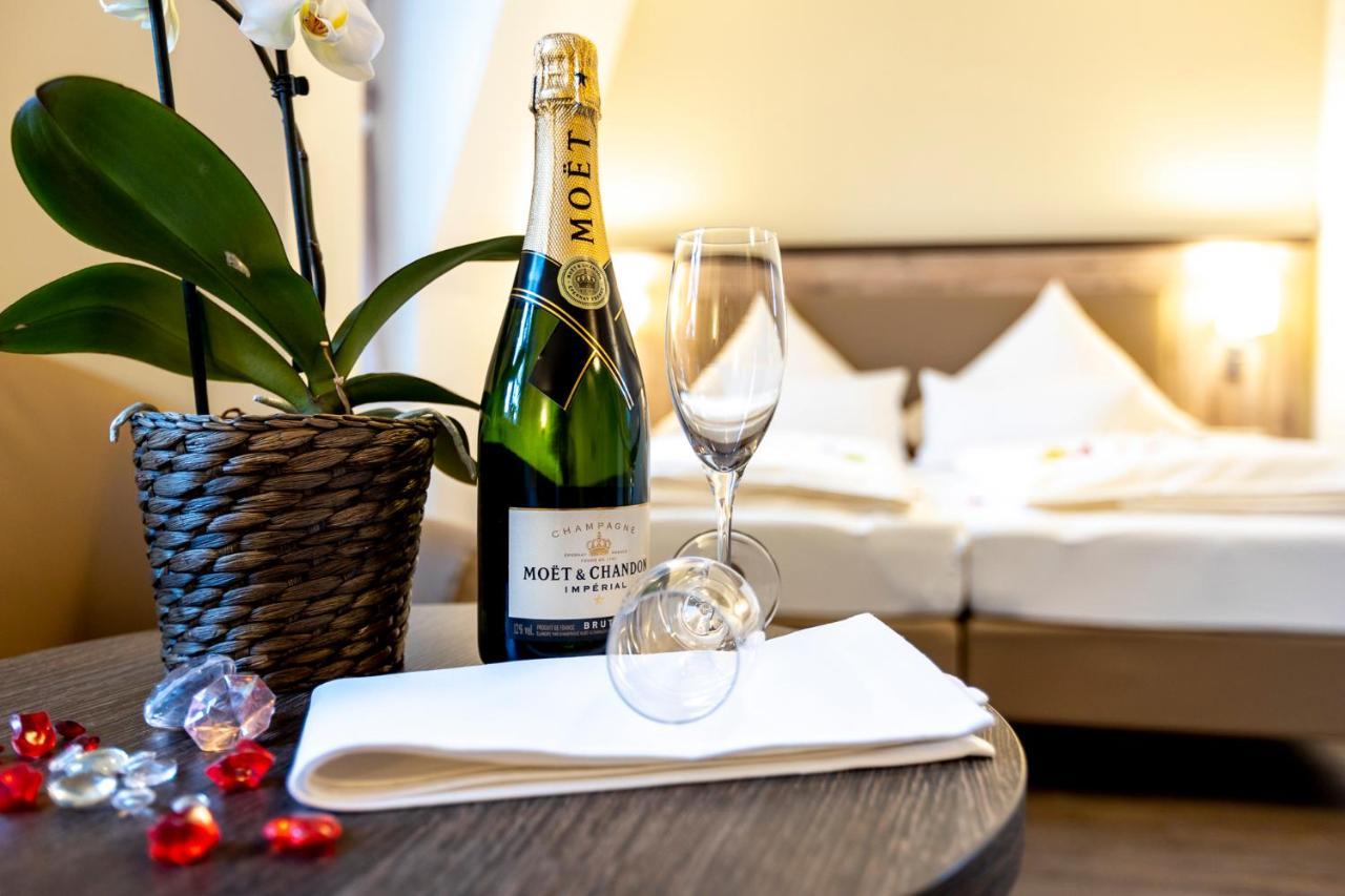 Hotel Ratskeller Schwarzenberg シュヴァルツェンベルク エクステリア 写真