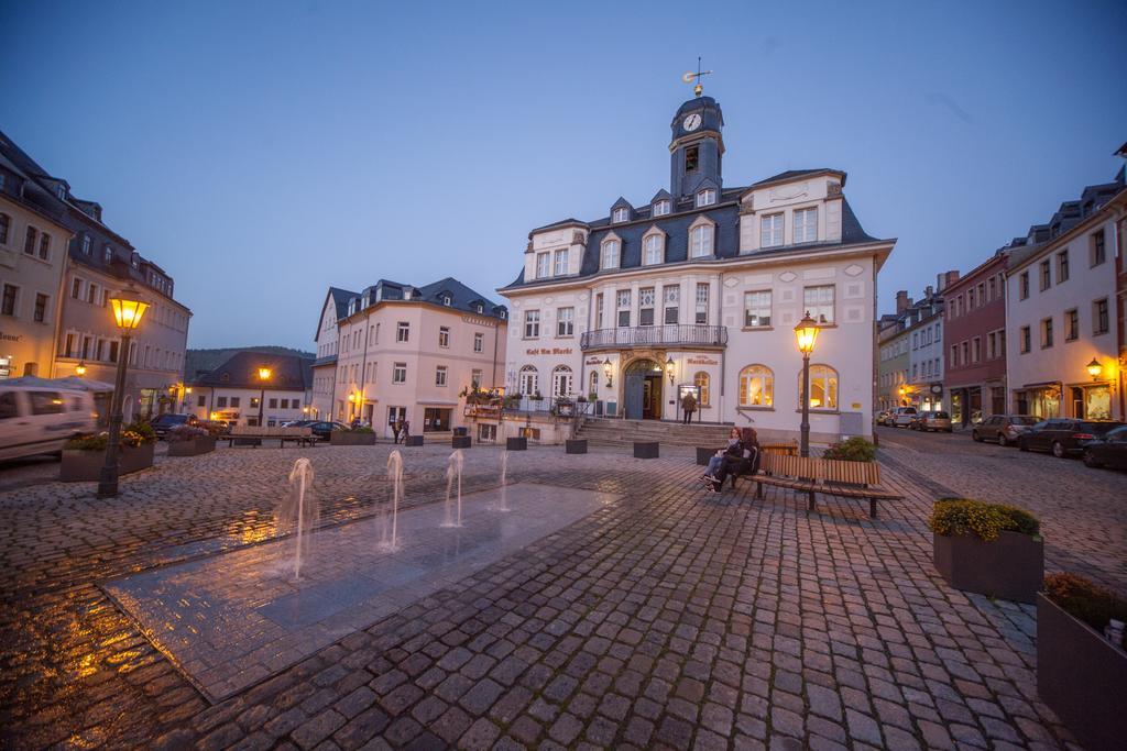 Hotel Ratskeller Schwarzenberg シュヴァルツェンベルク エクステリア 写真