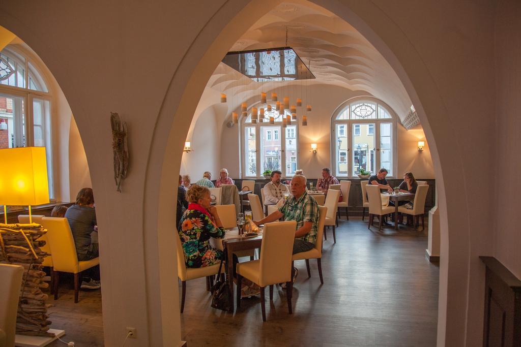 Hotel Ratskeller Schwarzenberg シュヴァルツェンベルク エクステリア 写真