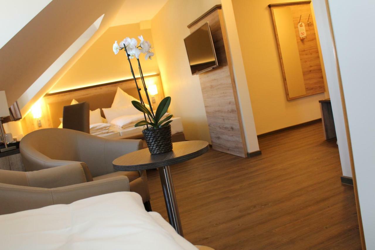 Hotel Ratskeller Schwarzenberg シュヴァルツェンベルク エクステリア 写真