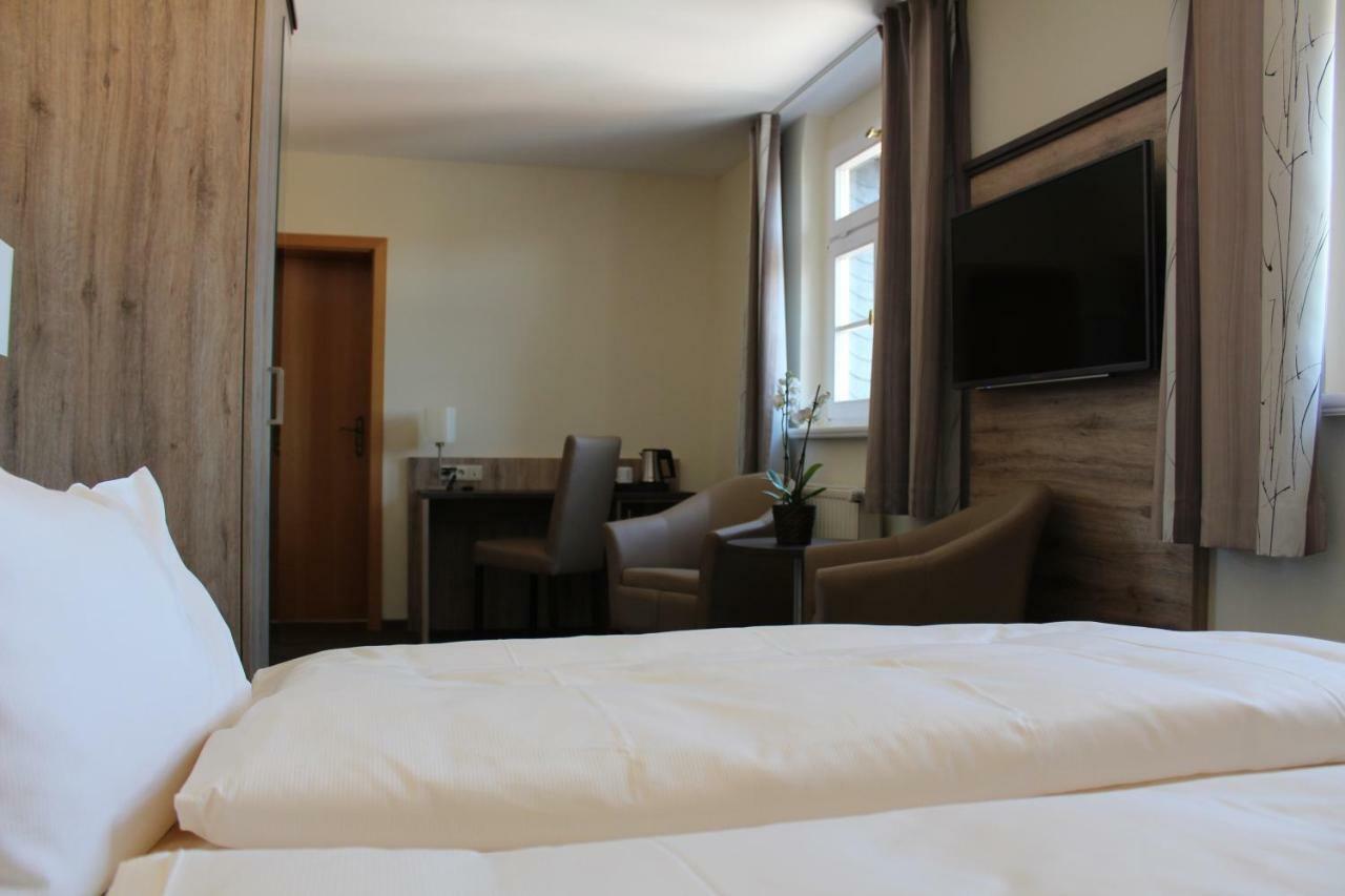 Hotel Ratskeller Schwarzenberg シュヴァルツェンベルク エクステリア 写真